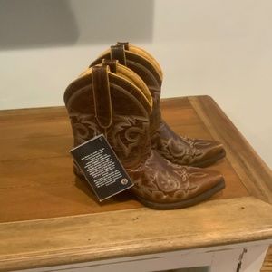 STAR authentic brown leather Cowboy Western boots, Women’s size 7, NWT